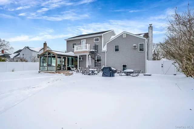 $775,000 | 132 Gladstone Avenue, West Islip, NY 11795