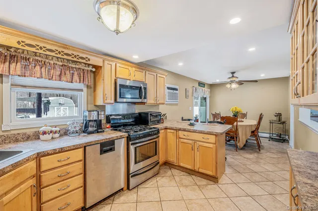 $775,000 | 132 Gladstone Avenue, West Islip, NY 11795