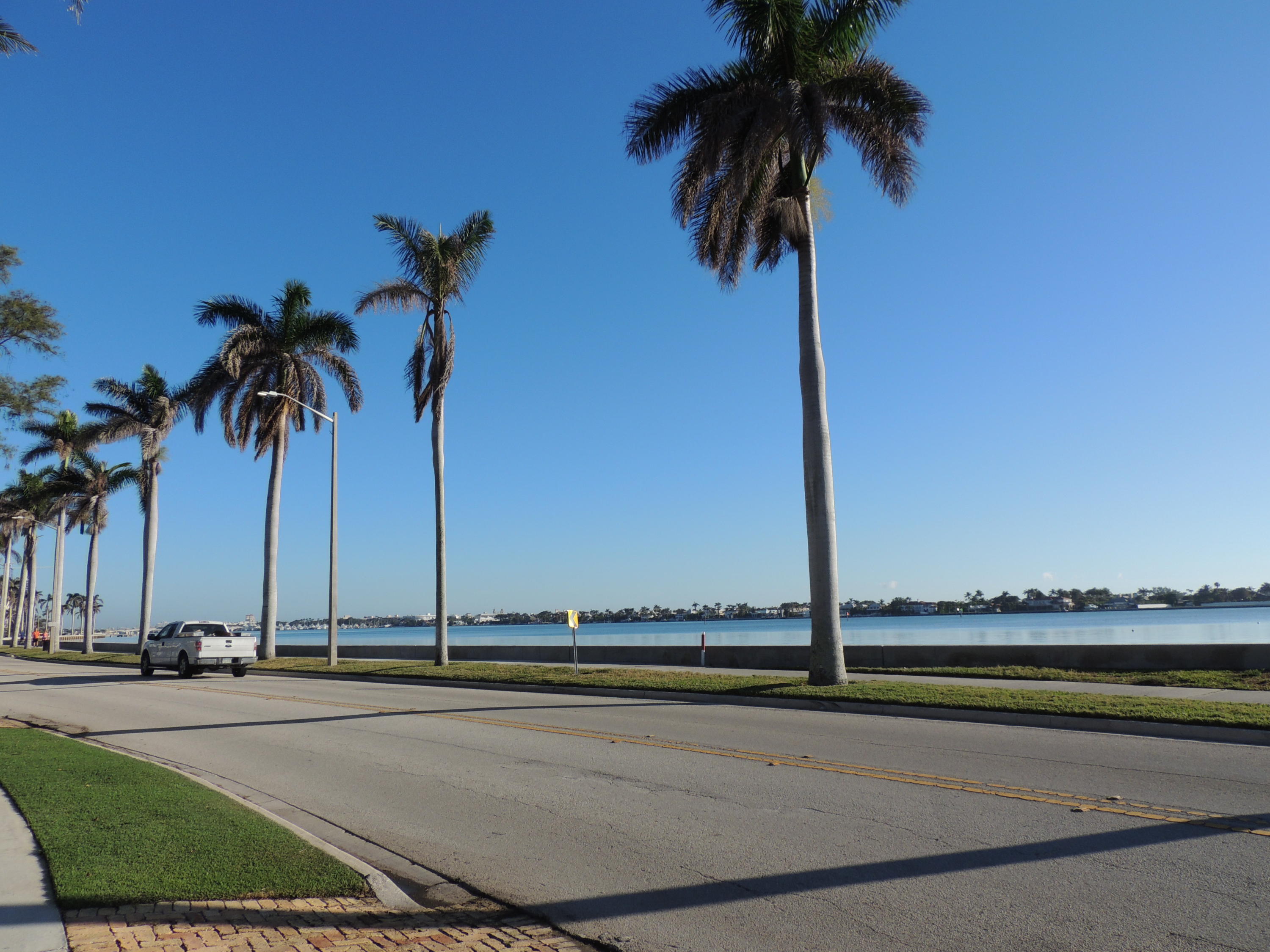 351 Colonial Road West Palm Beach, FL 33405 - Photo 23 of 24 DSCN4210