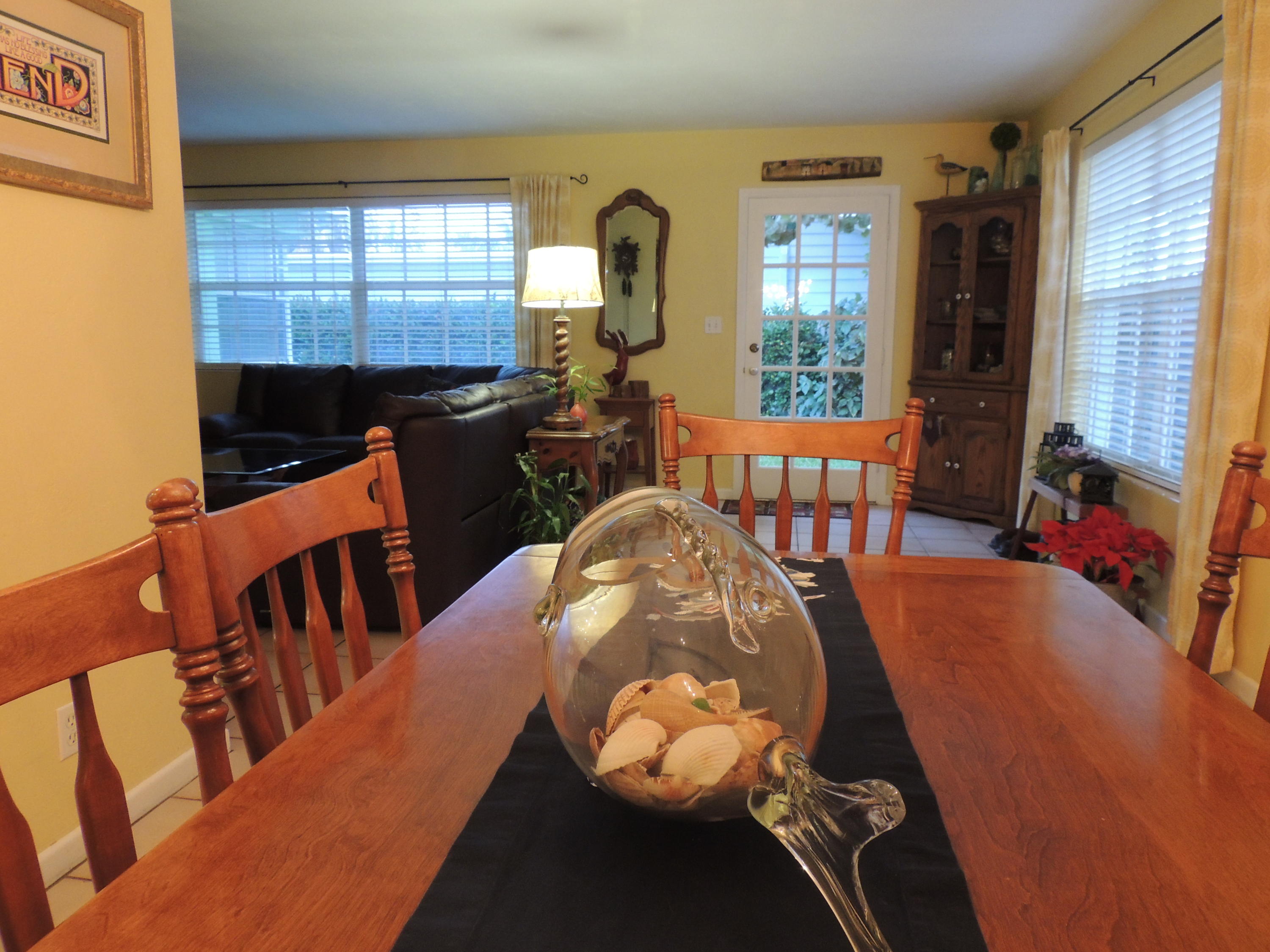 351 Colonial Road West Palm Beach, FL 33405 - Photo 7 of 24 DSCN4119