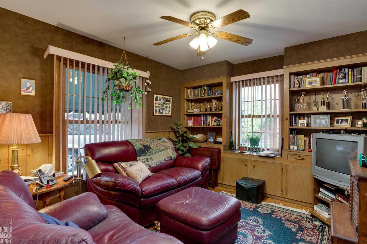 38 Edgemere Road Grosse Pointe, MI 48236 - Photo 9 of 28 31275430-8.JPG