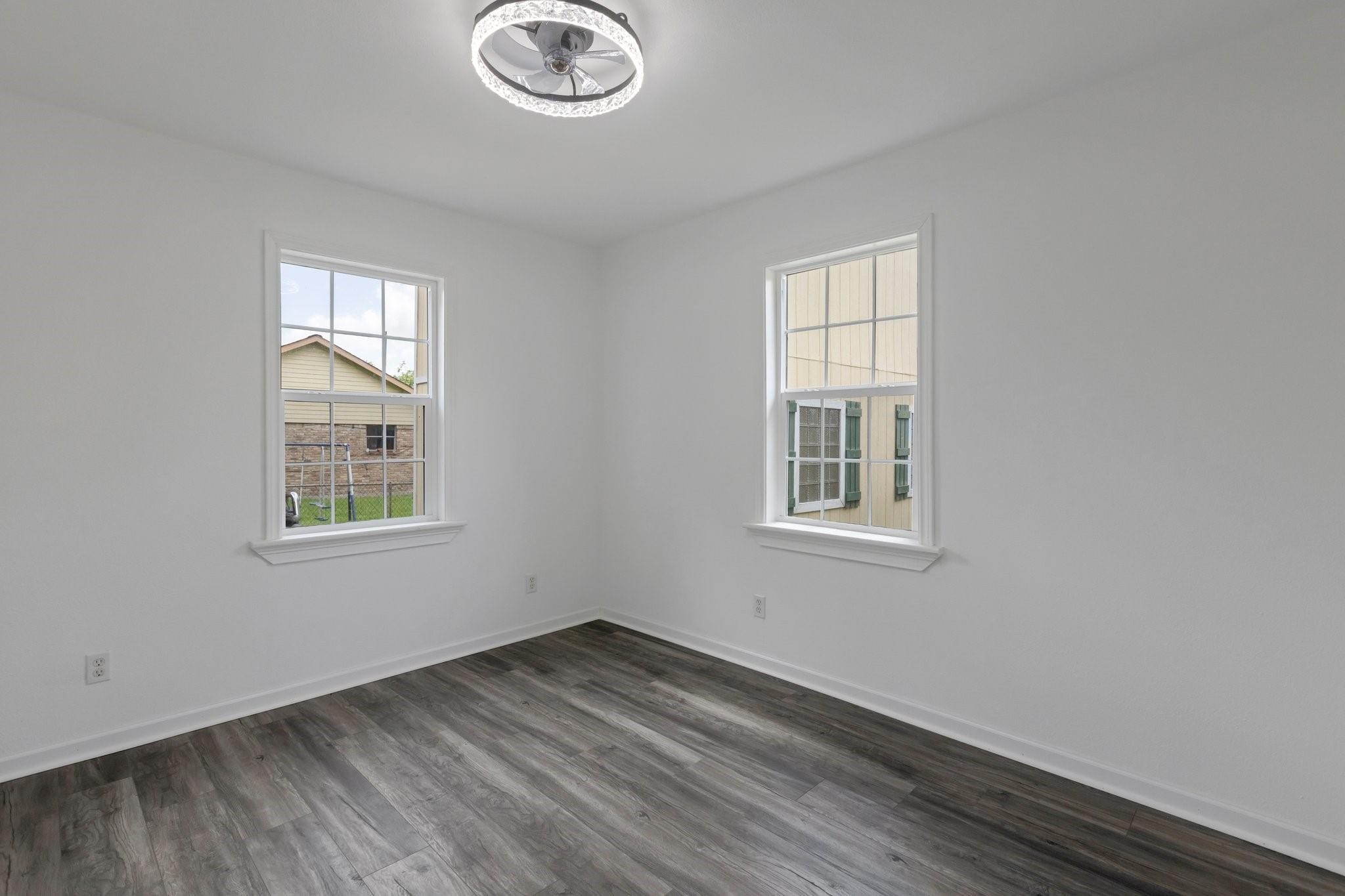 639 Manor Street Houston, TX 77015 - Photo 22 of 31 an empty room with a window