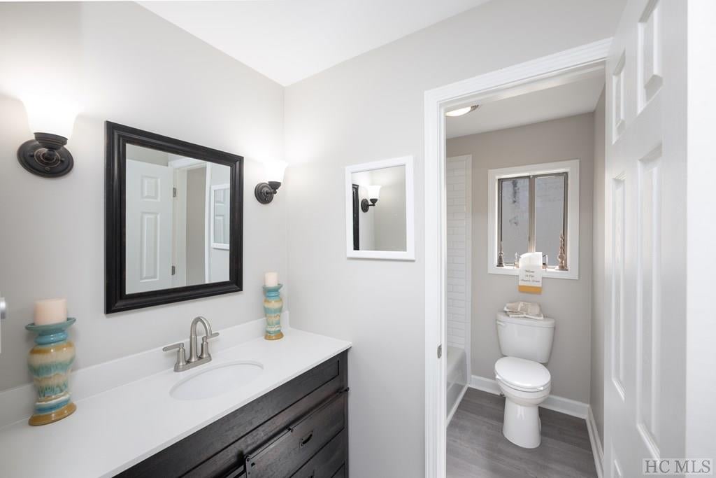 435-3A Overlook Road, Unit 3A Sapphire, NC 28774 - Photo 21 of 57 Gallery Image 21