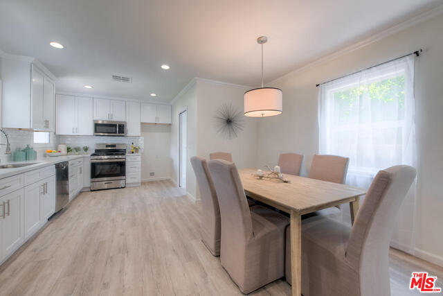 17218 Wyandotte Street Van Nuys, CA 91406 - Photo 5 of 15