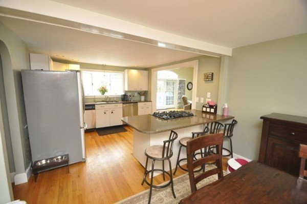 10 Barbara Road Danvers, MA 01923 - Photo 4 of 30 Gallery Image 4