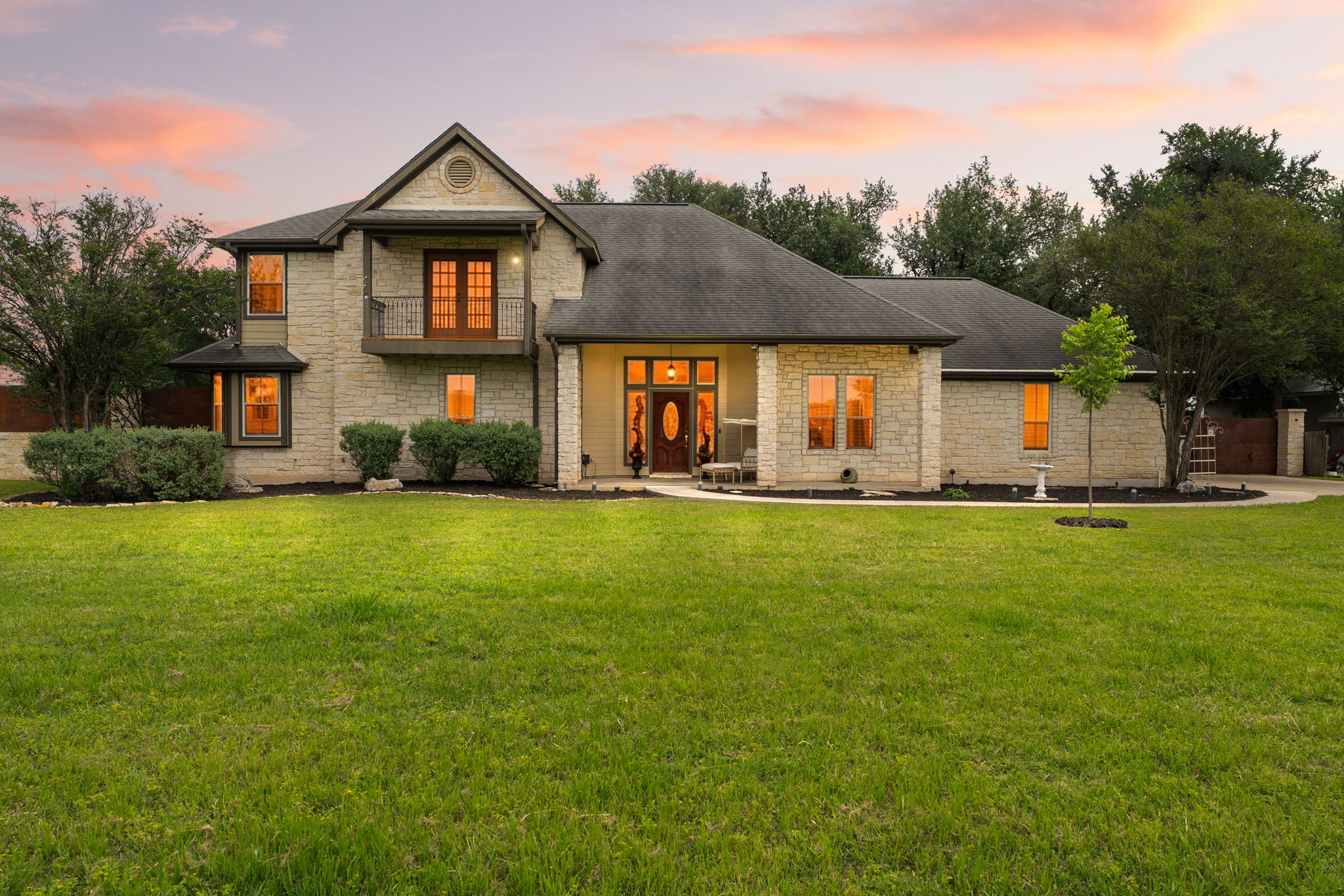 101 Landons Way Georgetown, TX 78633 - Photo 2 of 32 View of the front of the home at dusk