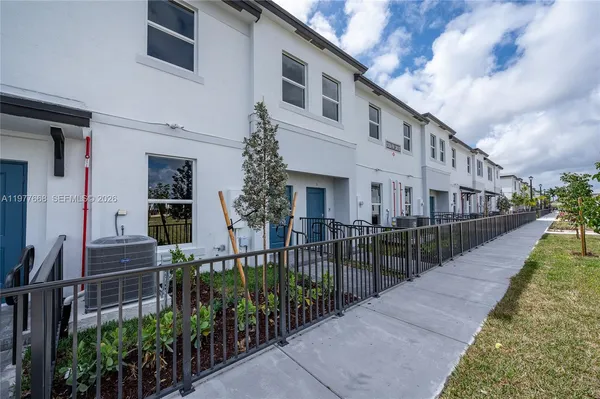 $2,600 | 12426 Southwest 248th Street, Unit 4, Homestead, FL 33032