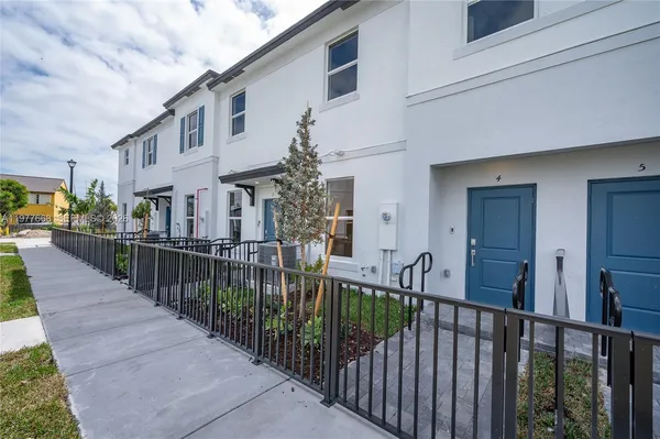 $2,600 | 12426 Southwest 248th Street, Unit 4, Homestead, FL 33032