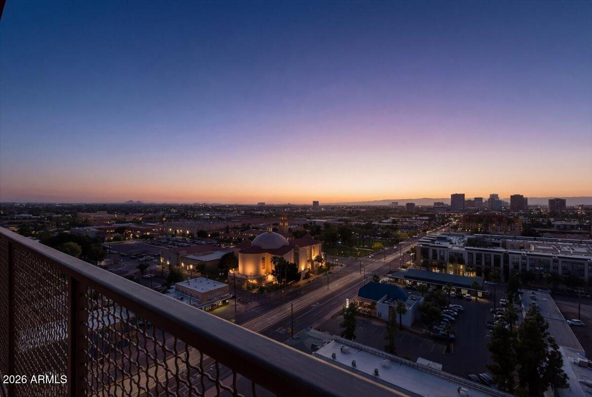 4750 North Central Avenue, Unit B14 Phoenix, AZ 85012 - Photo 26 of 57 an outdoor view of a balcony
