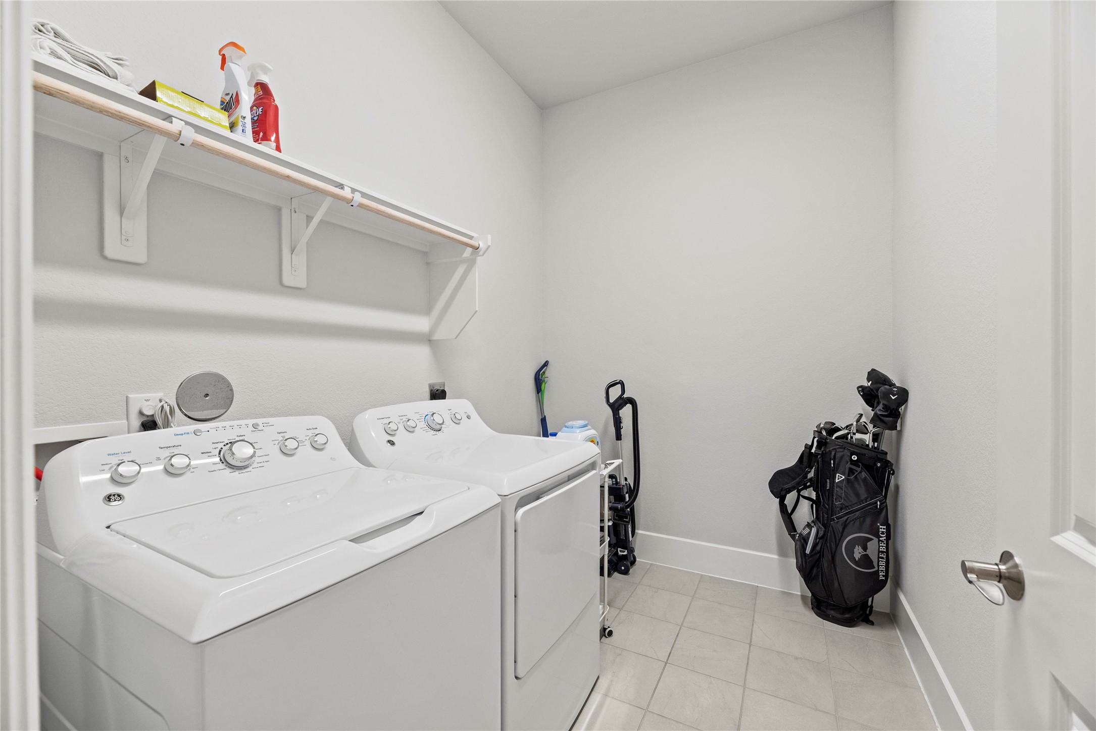 5535 Water Terrace Lane Fulshear, TX 77441 - Photo 21 of 43 a utility room with dryer and washer