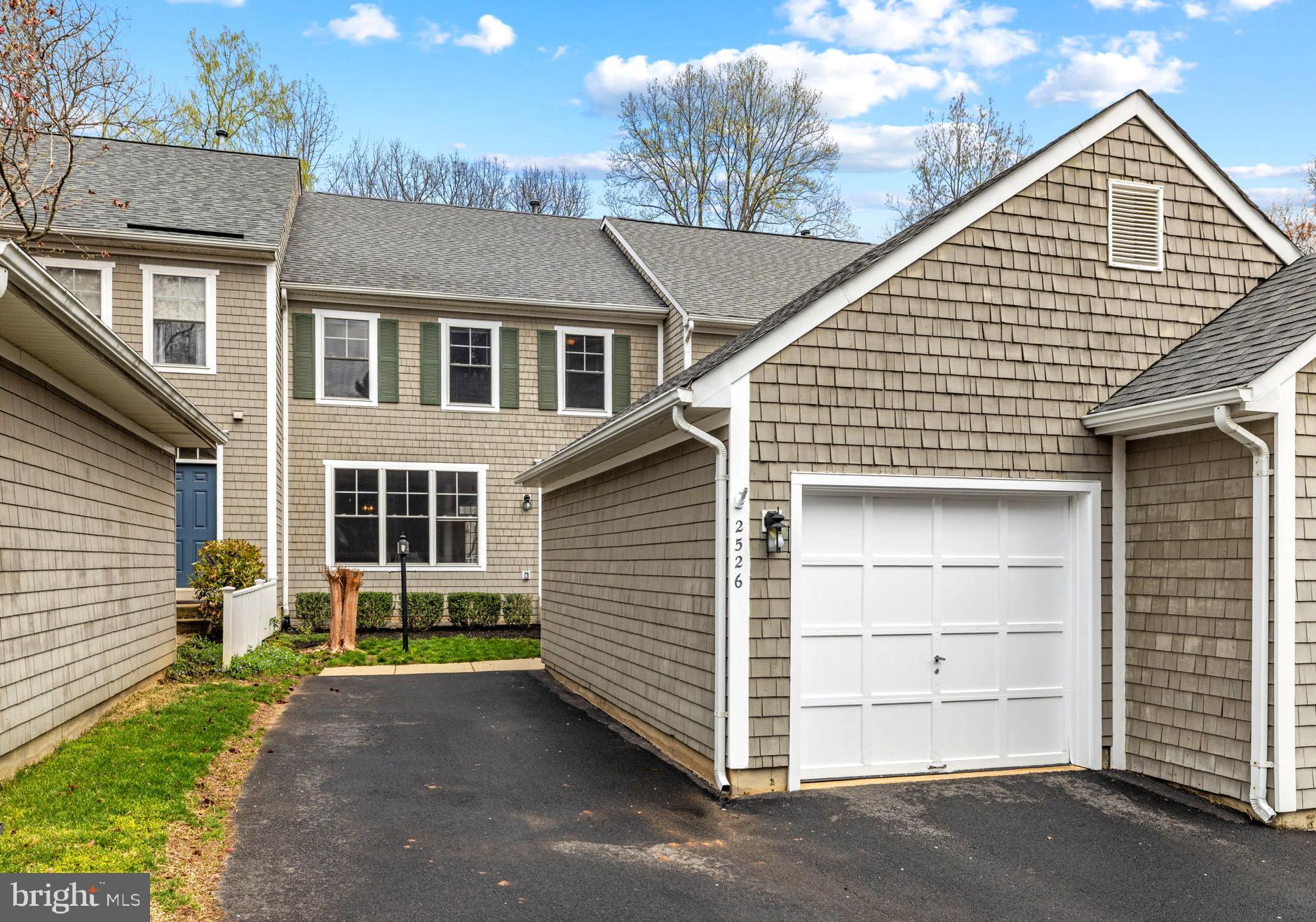 2526 Brenton Point Drive Reston, VA 20191 - Photo 5 of 118