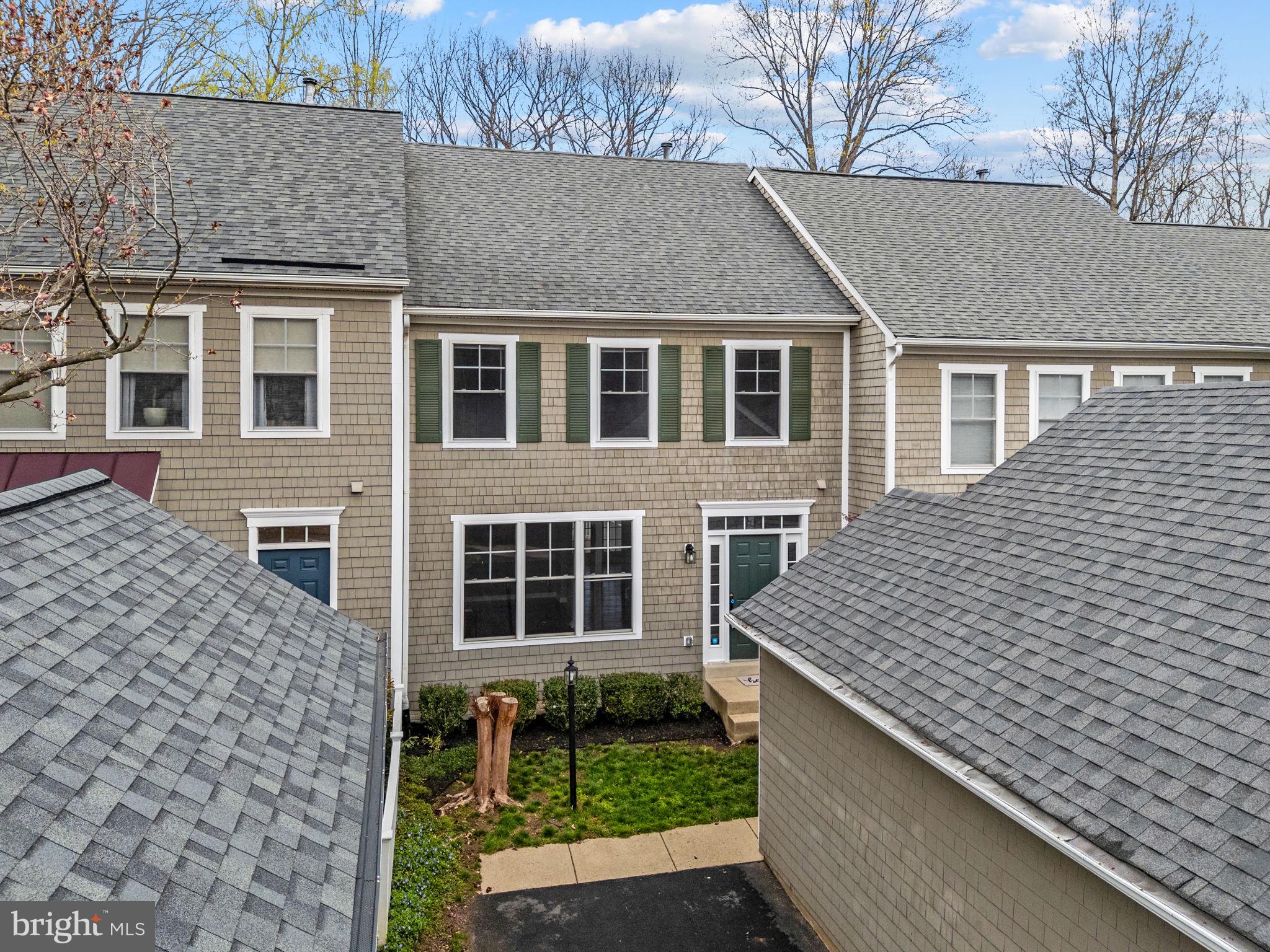 2526 Brenton Point Drive Reston, VA 20191 - Photo 7 of 118