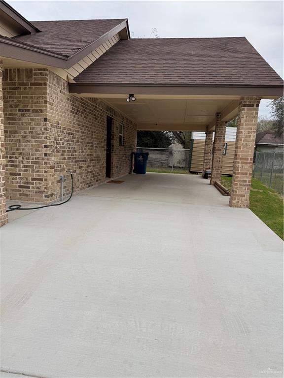 401 Stuart Court Alamo, TX 78516 - Photo 10 of 11 a view of a livingroom with furniture