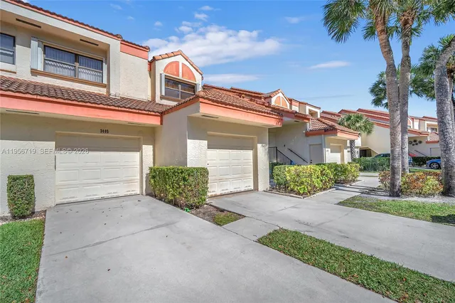 $350,000 | 3405 Emerald Oaks Drive, Unit 207, Hollywood, FL 33021