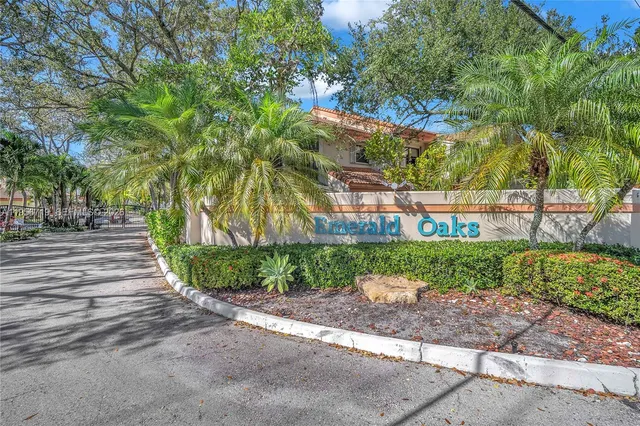 $350,000 | 3405 Emerald Oaks Drive, Unit 207, Hollywood, FL 33021