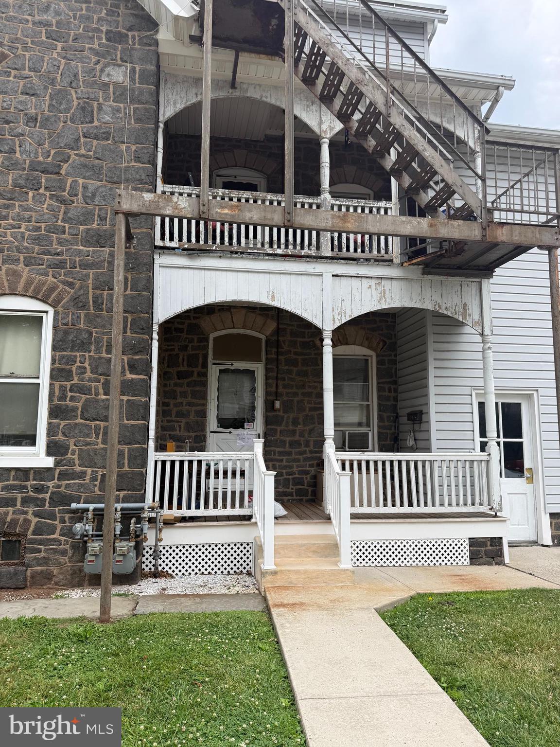 122 Juniper Street Quakertown, PA 18951 - Photo 2 of 17