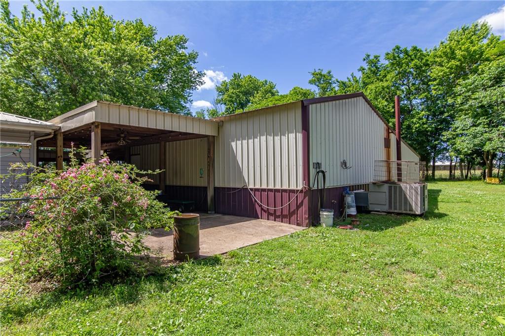 3315 Southeast Lostine Road Columbus, KS 66725 - Photo 28 of 37