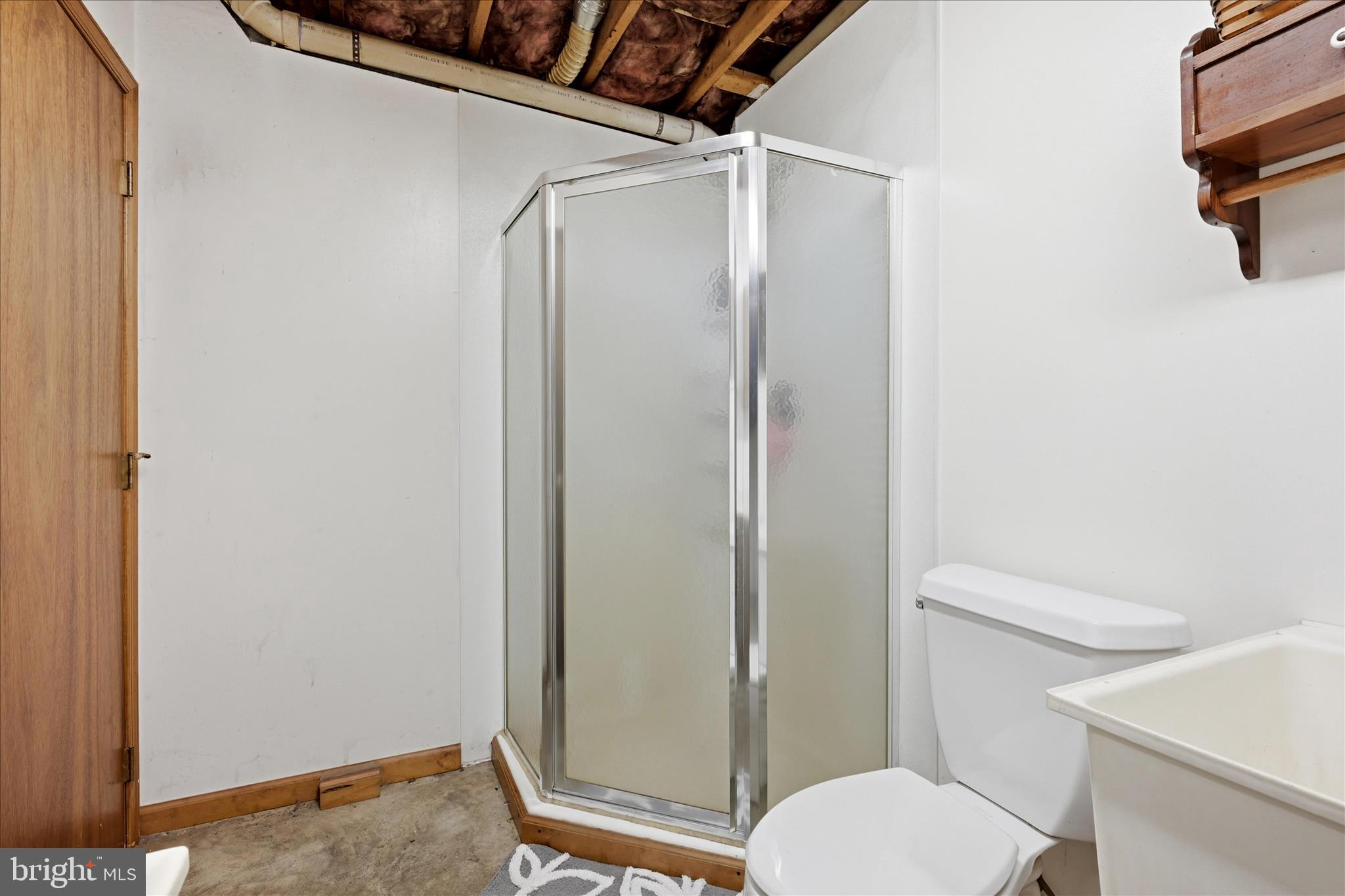 1909 Spohrs Road Berkeley Springs, WV 25411 - Photo 49 of 87 Bathroom