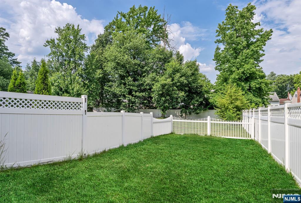 69 Prospect Street, Unit 2 Paramus, NJ 07652 - Photo 16 of 17