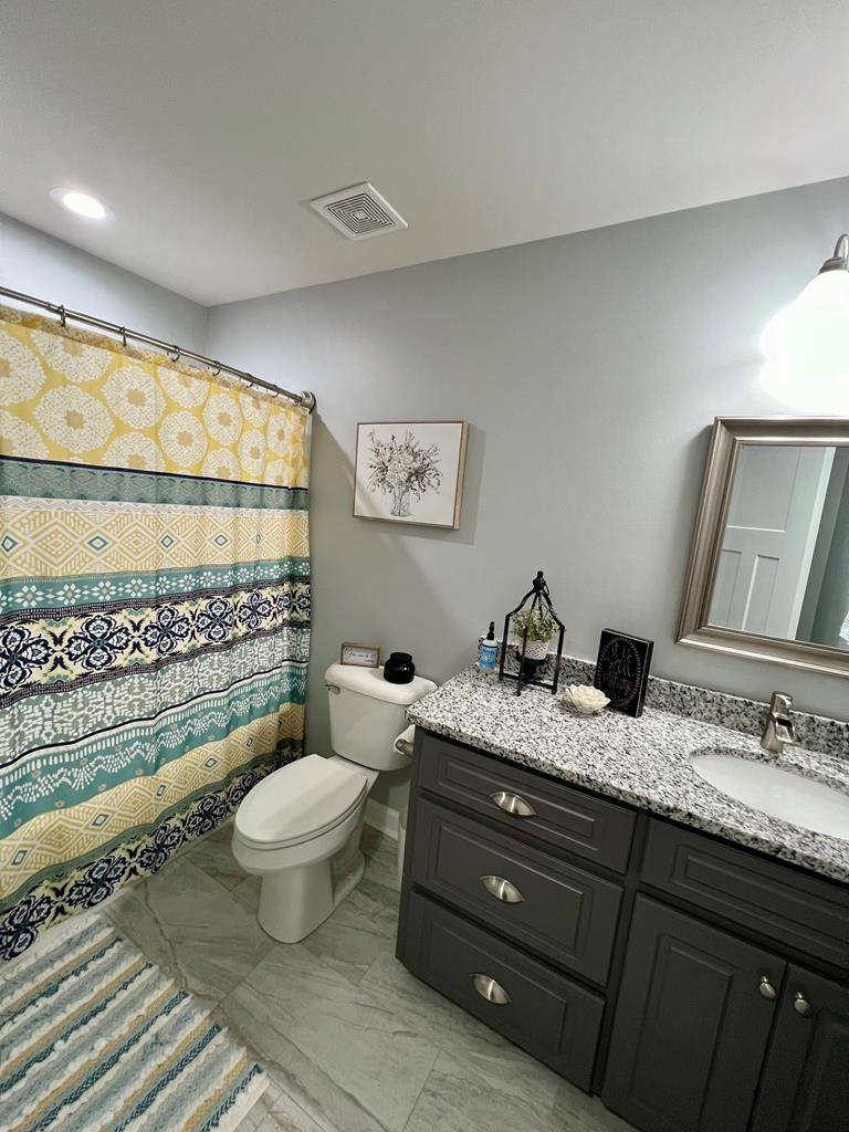 457 Jester Street Cowarts, AL 36321 - Photo 17 of 22 Guest Bathroom