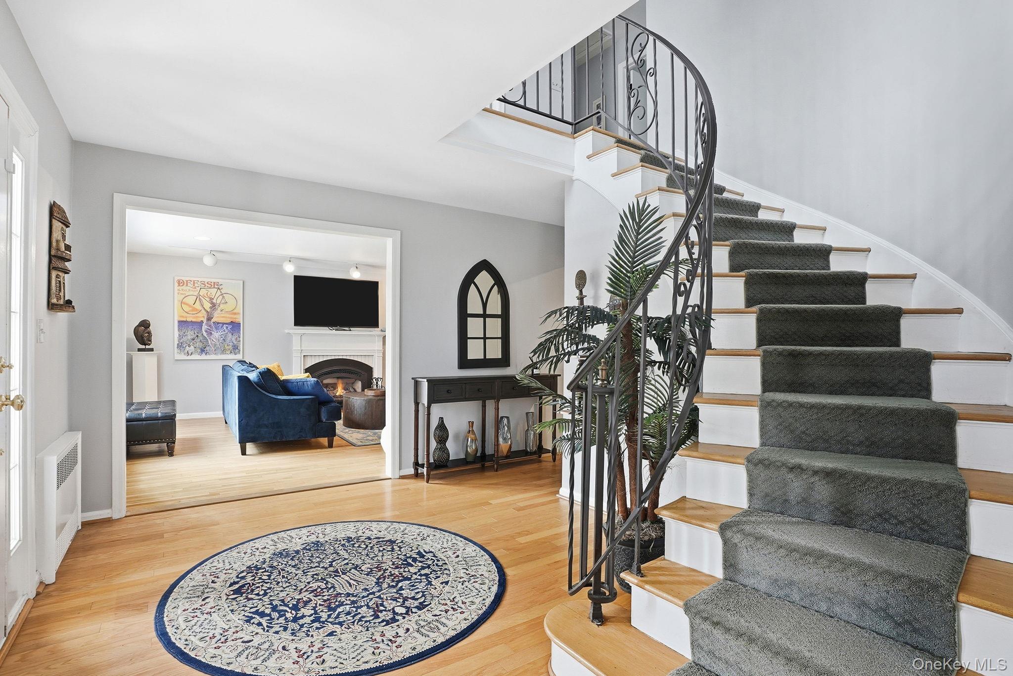 15 Beech Hill Road Scarsdale, NY 10583 - Photo 2 of 27 Gracious Bright Foyer