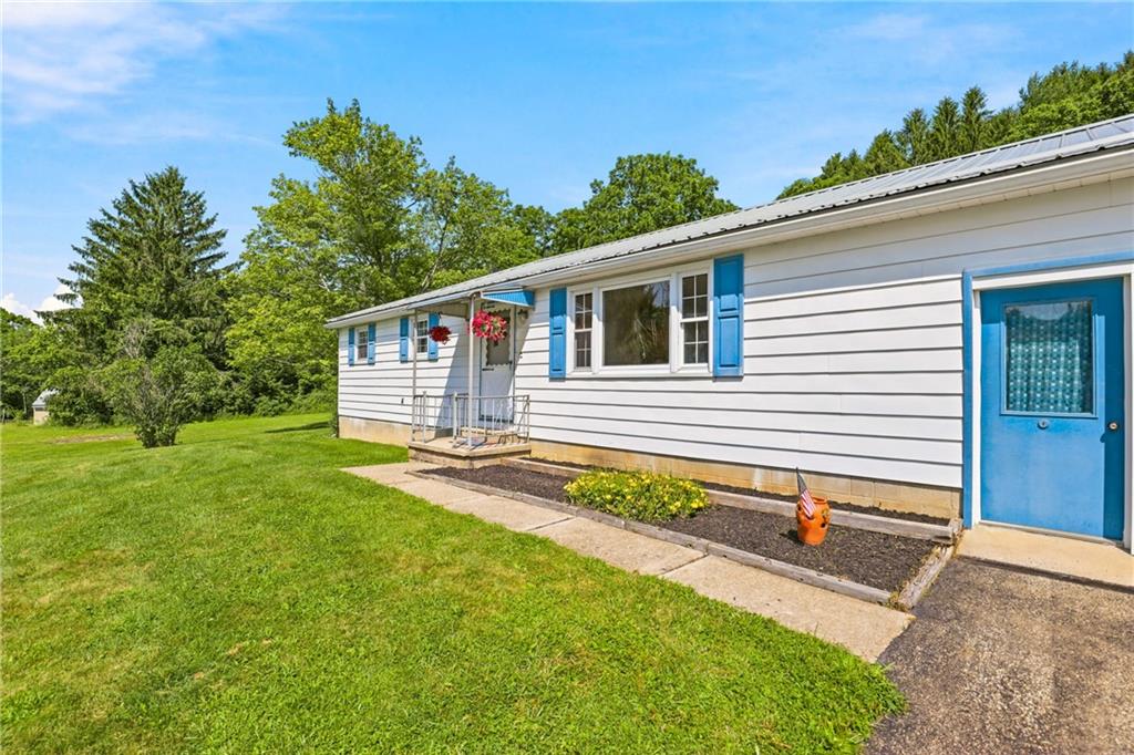 806 Briar Patch Road Somerset, PA 15501 - Photo 6 of 49