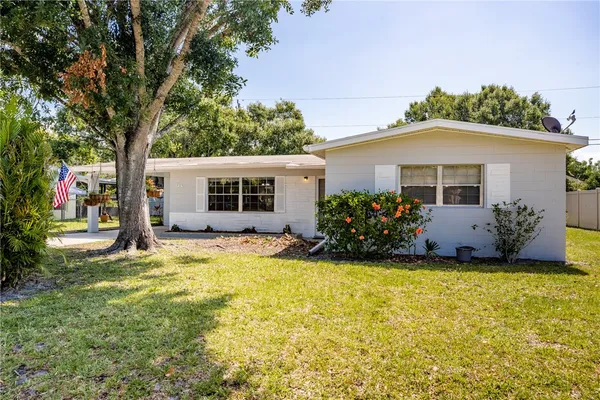 $2,100 | 716 26th Avenue, Vero Beach, FL 32962