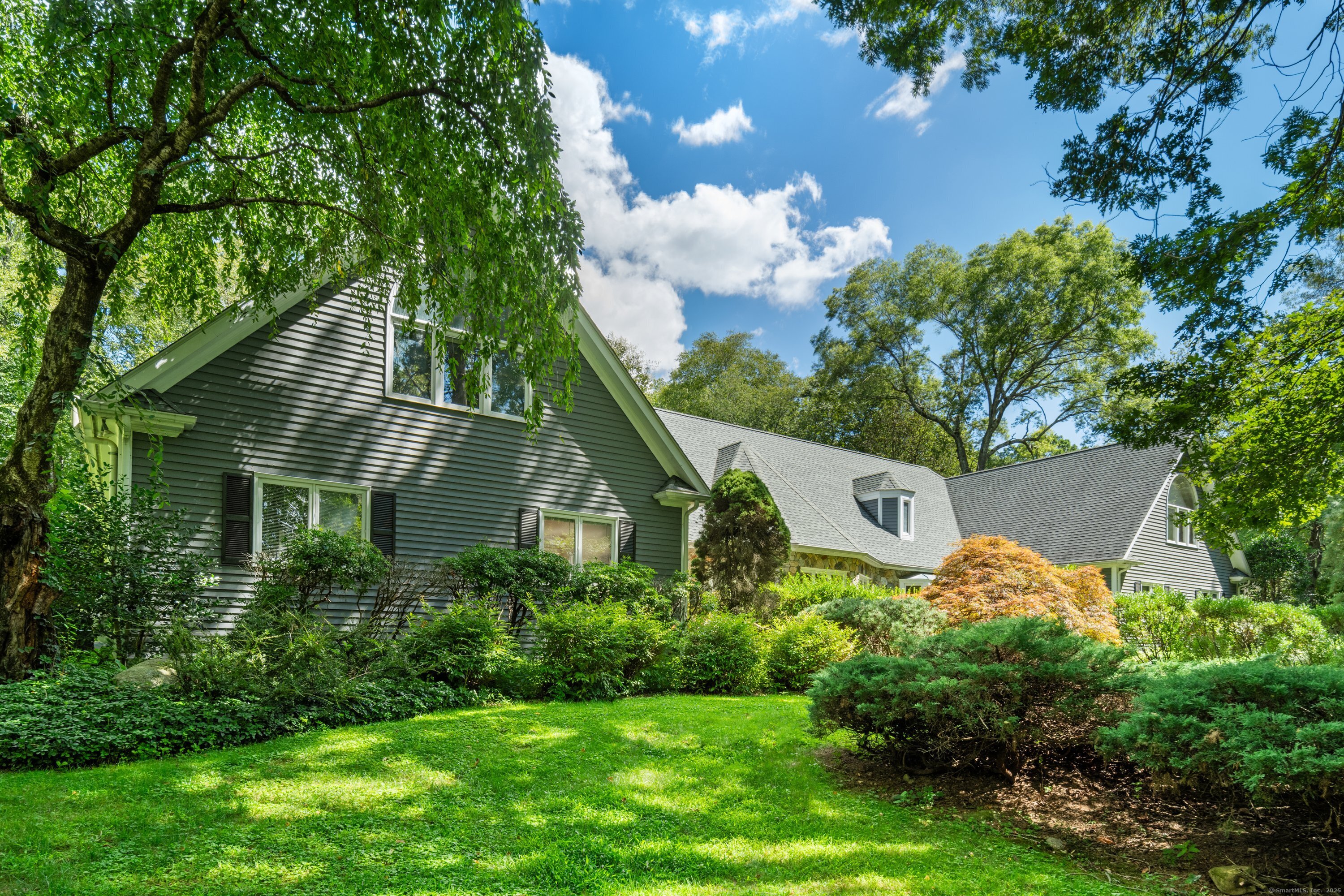 212 Fence Row Drive Fairfield, CT 06824 - Photo 2 of 36