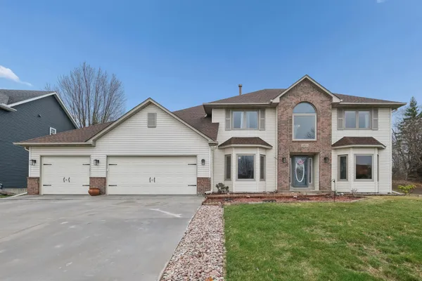 $579,900 | 10924 Andover Court, Inver Grove Heights, MN 55077