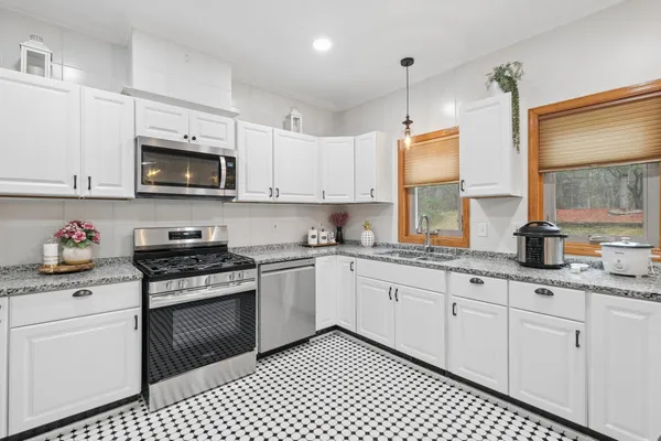 $579,900 | 10924 Andover Court, Inver Grove Heights, MN 55077