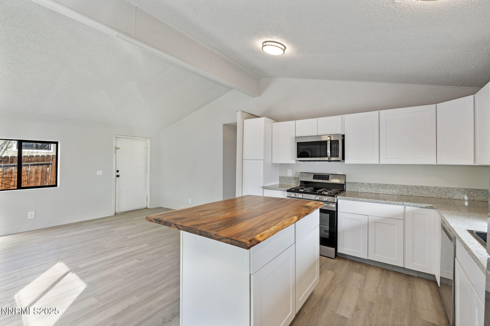 2720 Dahlia Way Reno, NV 89512 - Photo 12 of 32 12-web-or-mls-DSC04591