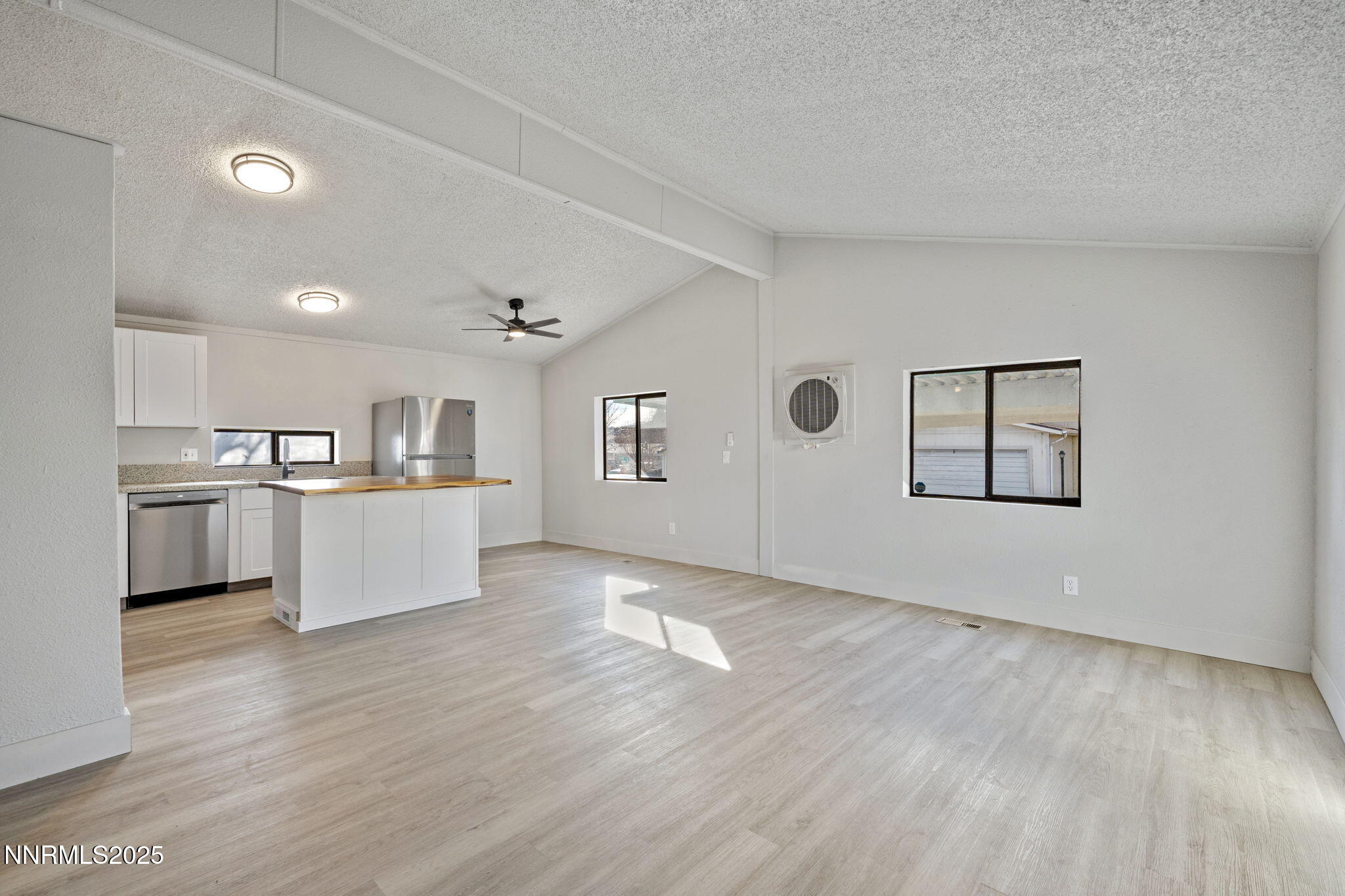 2720 Dahlia Way Reno, NV 89512 - Photo 4 of 32 4-web-or-mls-DSC04621