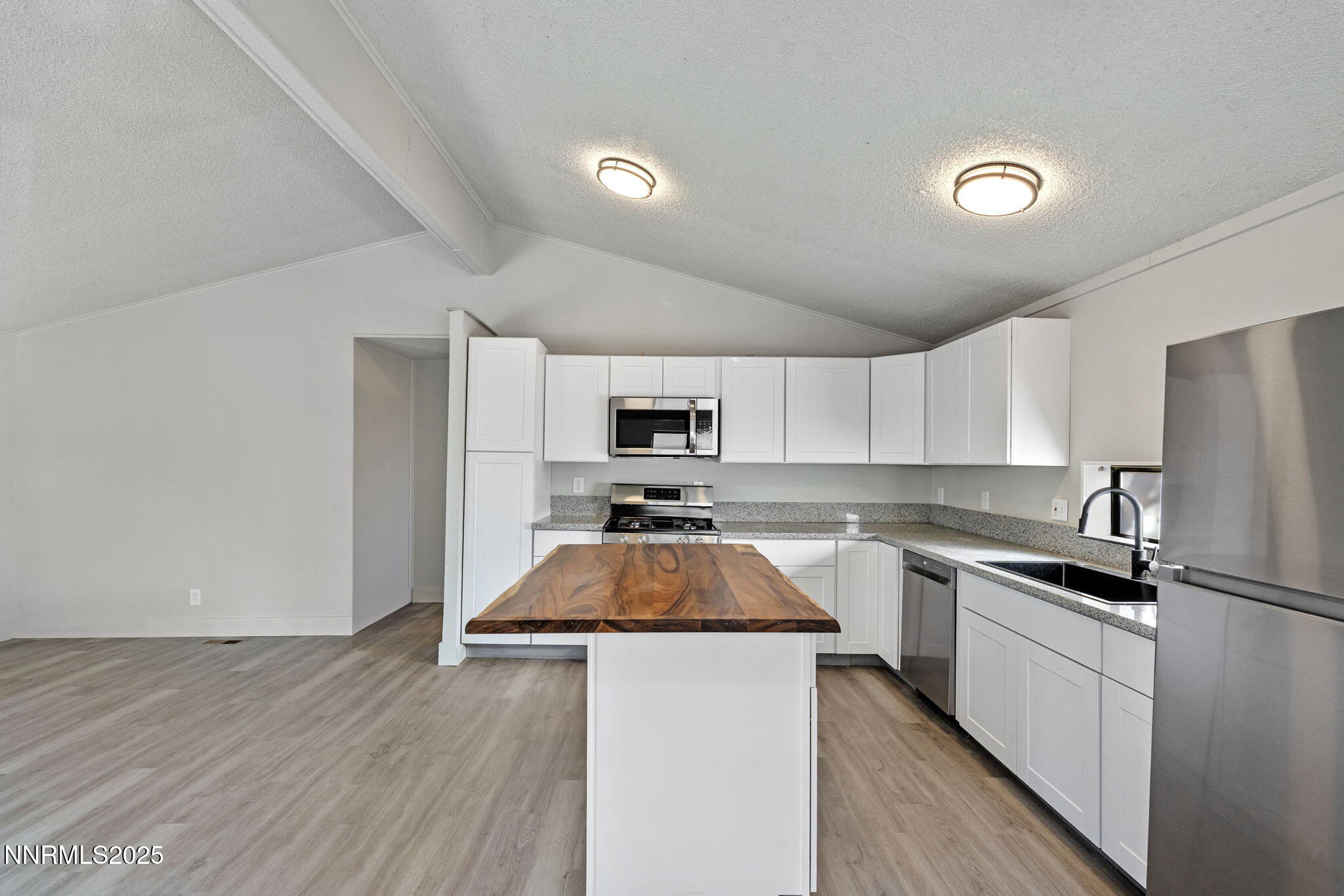 2720 Dahlia Way Reno, NV 89512 - Photo 5 of 32 5-web-or-mls-DSC04601