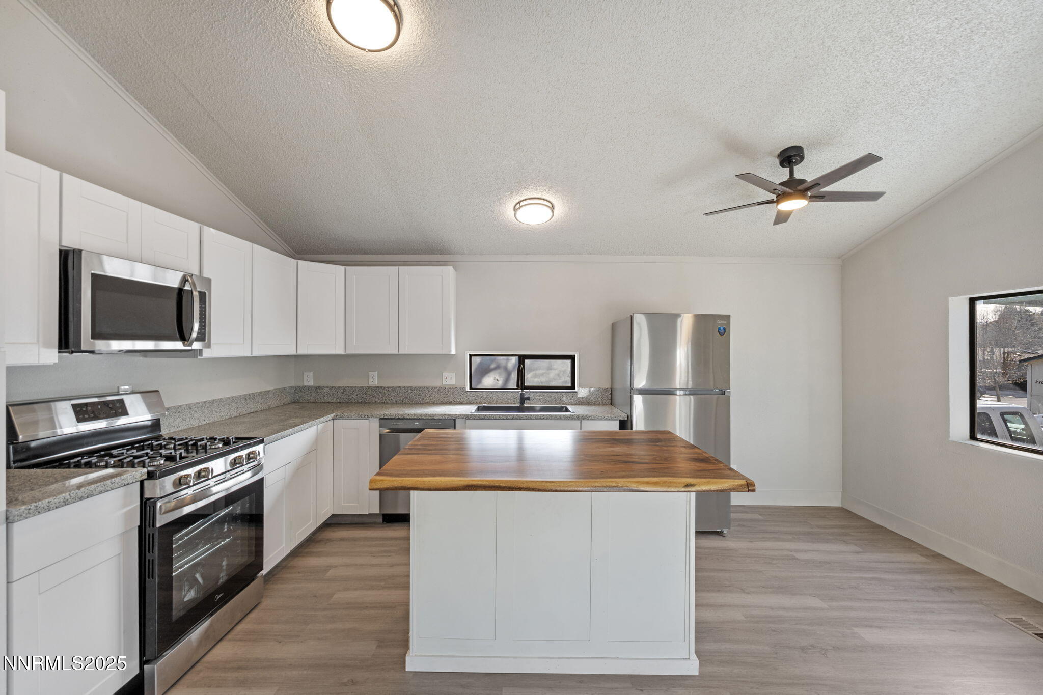 2720 Dahlia Way Reno, NV 89512 - Photo 6 of 32 6-web-or-mls-DSC04581