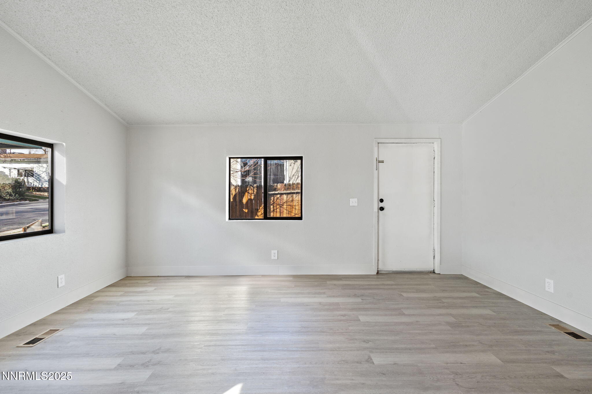 2720 Dahlia Way Reno, NV 89512 - Photo 10 of 32 10-web-or-mls-DSC04636