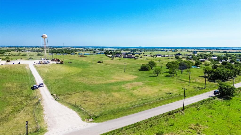 3288 Lois Road East Sanger, TX 76266 - Photo 3 of 12