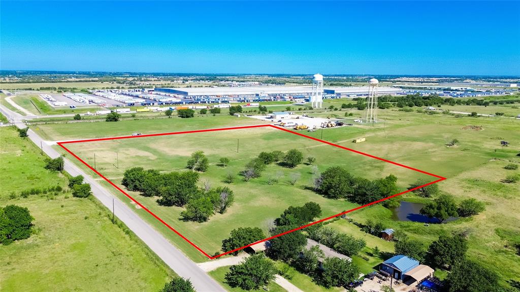 3288 Lois Road East Sanger, TX 76266 - Photo 4 of 12 a view of a city