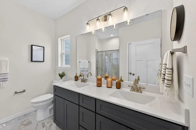 $549,900 | N67-w25396 Vail Lane, Sussex, WI 53089