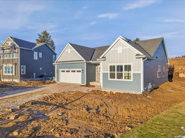 $549,900 | N67-w25396 Vail Lane, Sussex, WI 53089