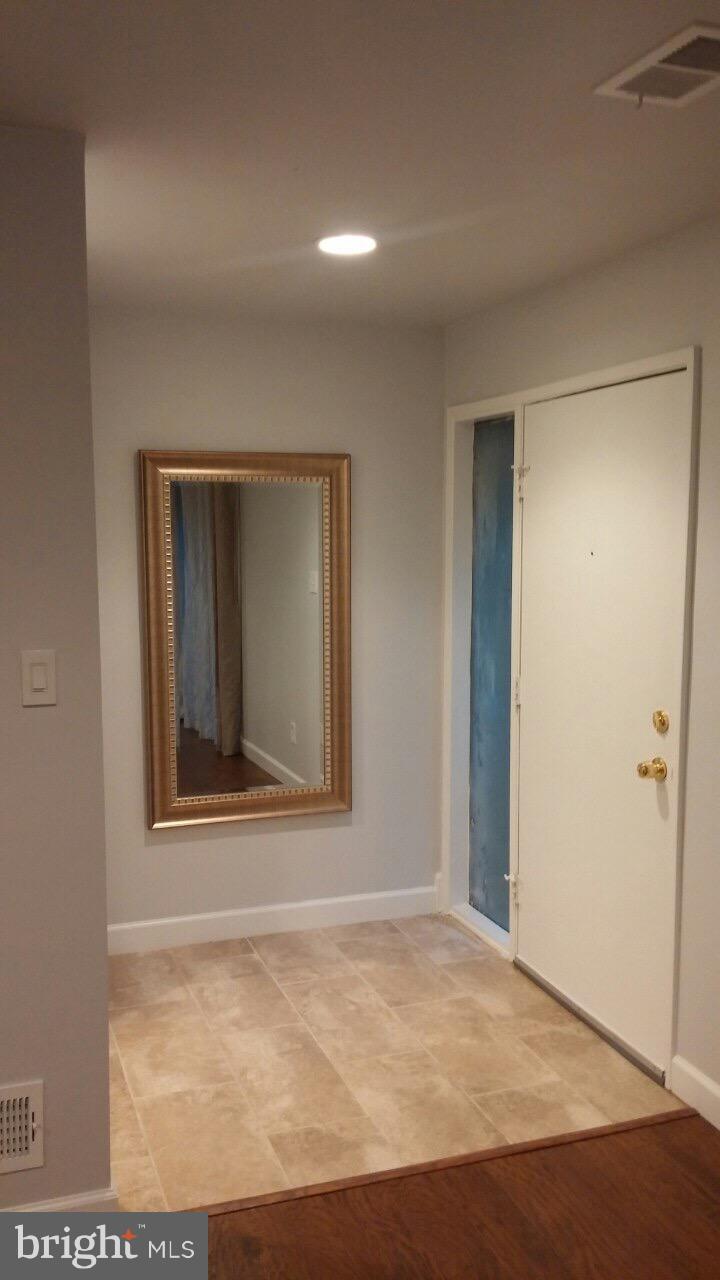 2295 White Cornus Lane Reston, VA 20191 - Photo 13 of 30 Foyer