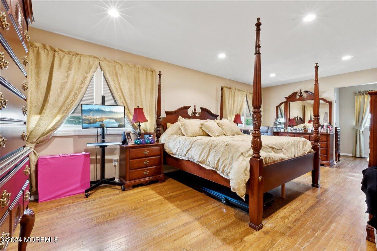 62 Millay Road Morganville, NJ 07751 - Photo 13 of 18 14-62 Millay Rd, Morganville, NJ-14