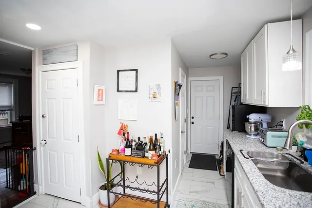 $399,900 | 91 Ivy Street, East Providence, RI 02914