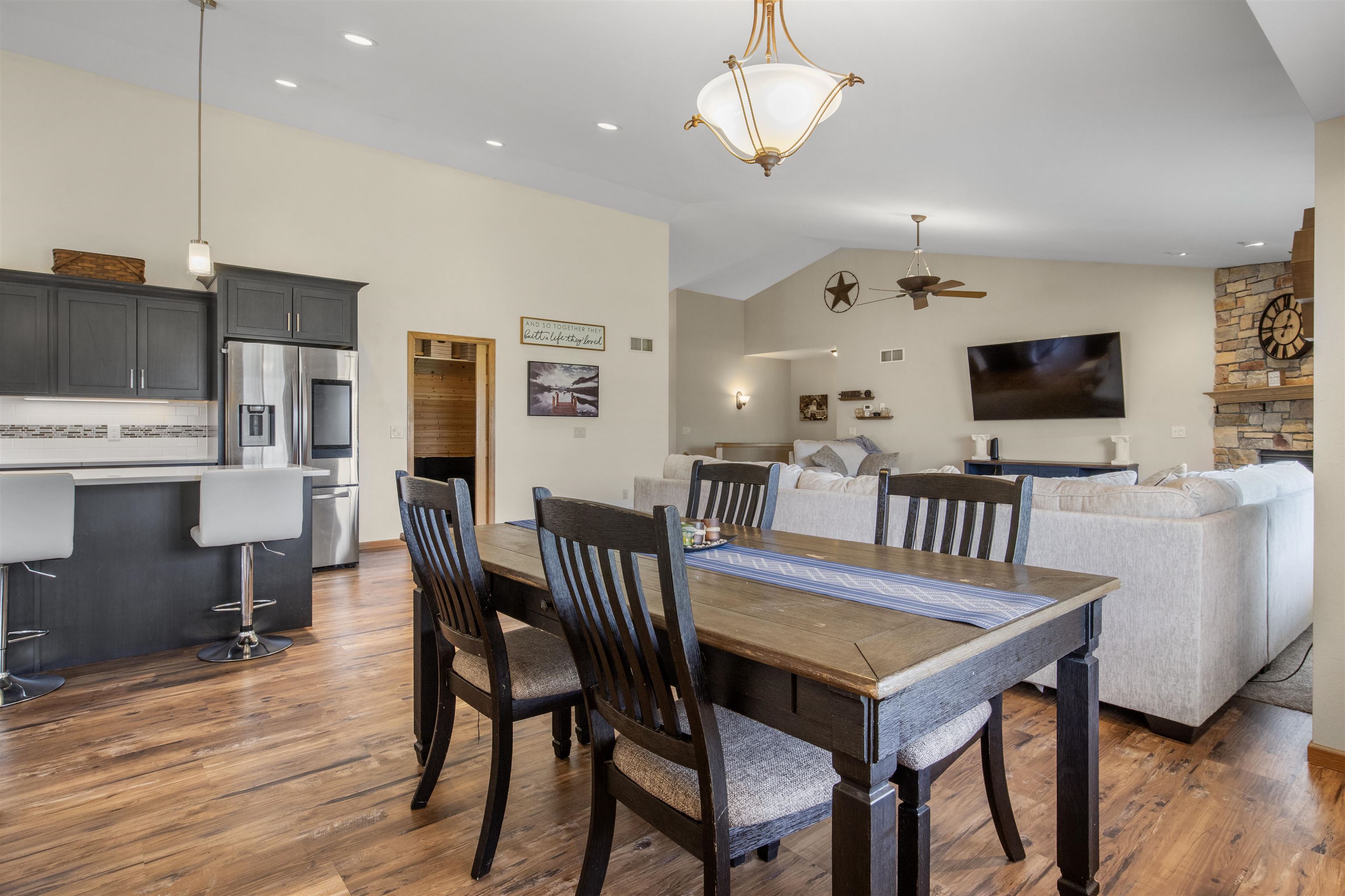 2012 Cherokee Drive Prairie du Sac, WI 53578 - Photo 16 of 54