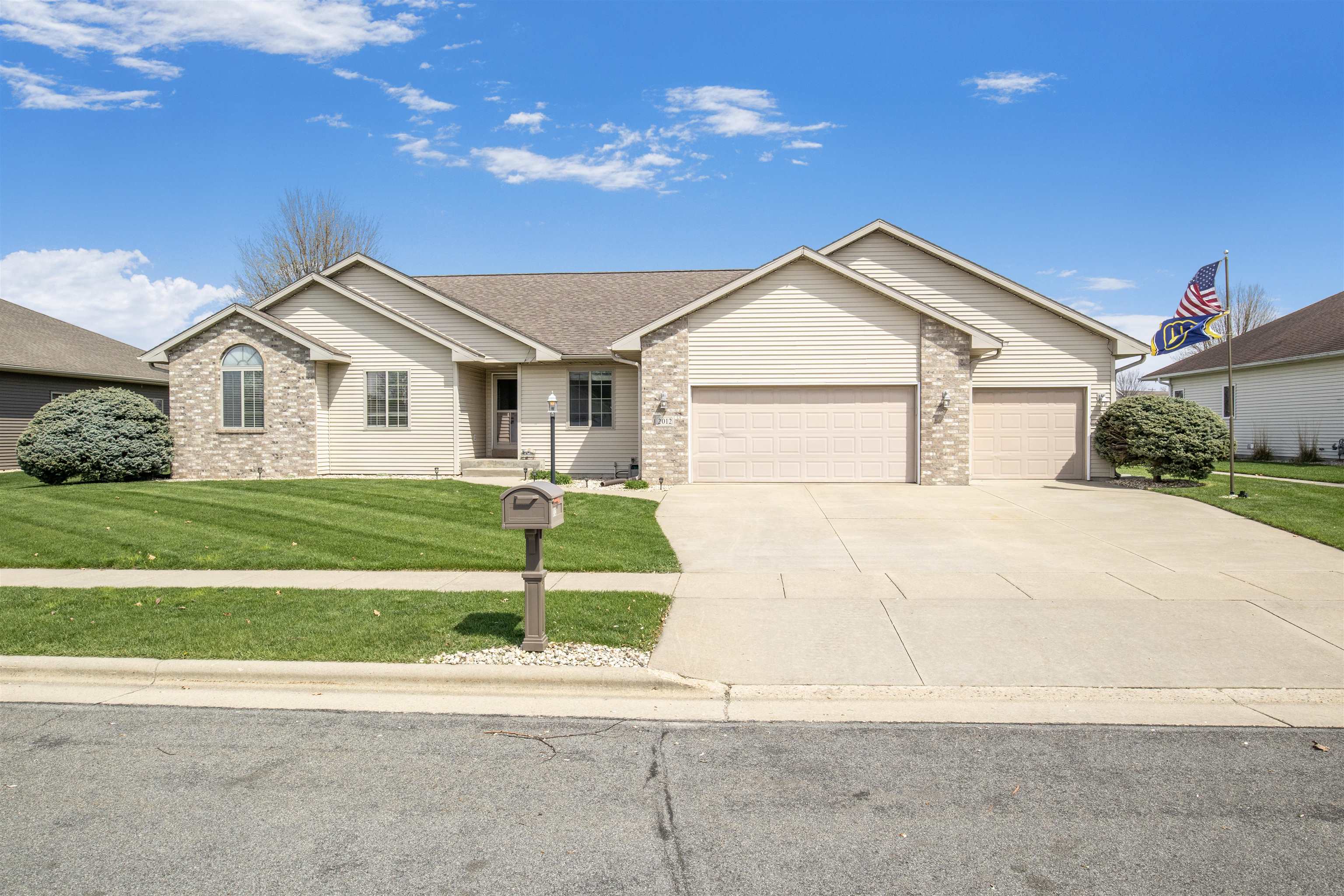 2012 Cherokee Drive Prairie du Sac, WI 53578 - Photo 2 of 54