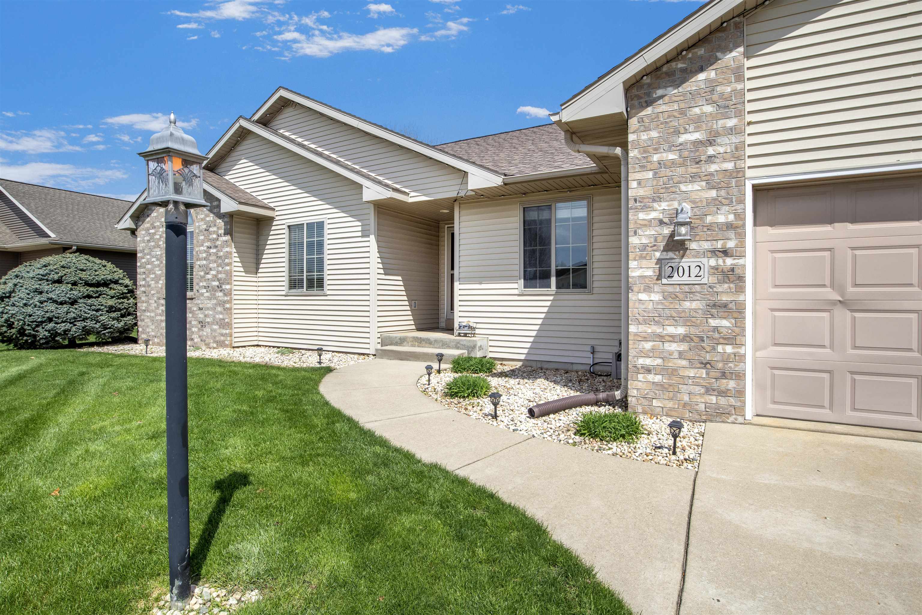 2012 Cherokee Drive Prairie du Sac, WI 53578 - Photo 3 of 54