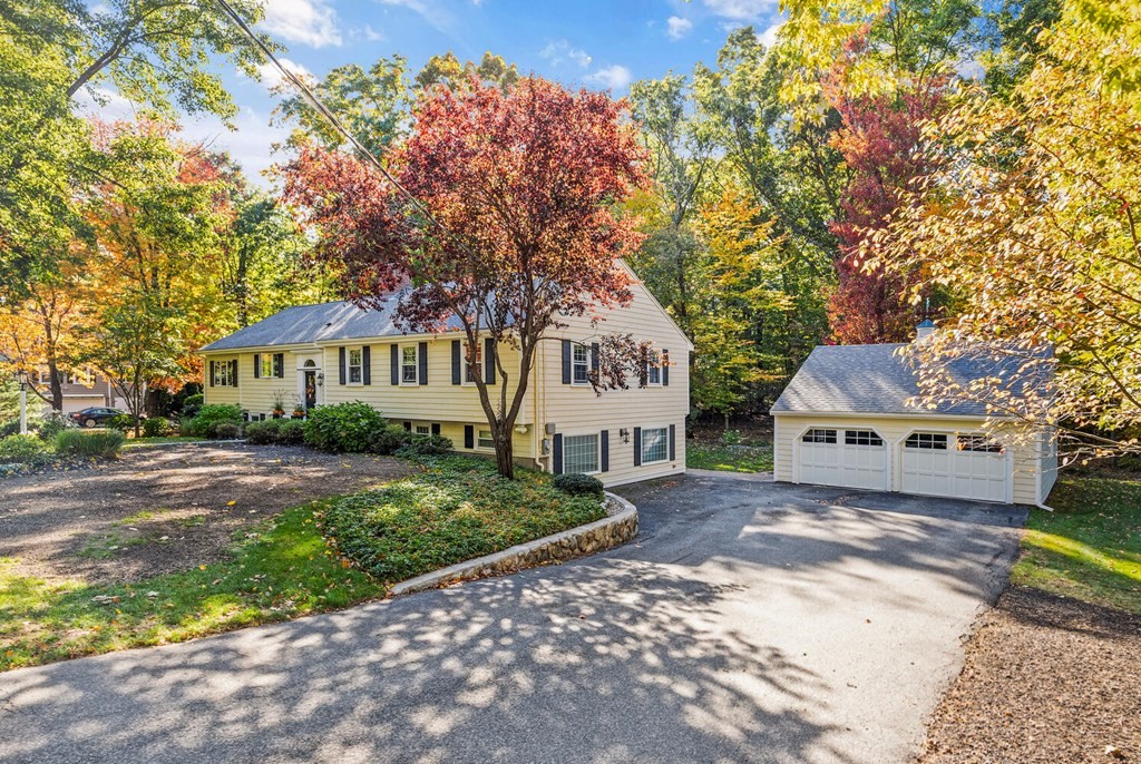 5 Candlewood Road Lynnfield, MA 01940 - Photo 2 of 39 Gallery Image 2