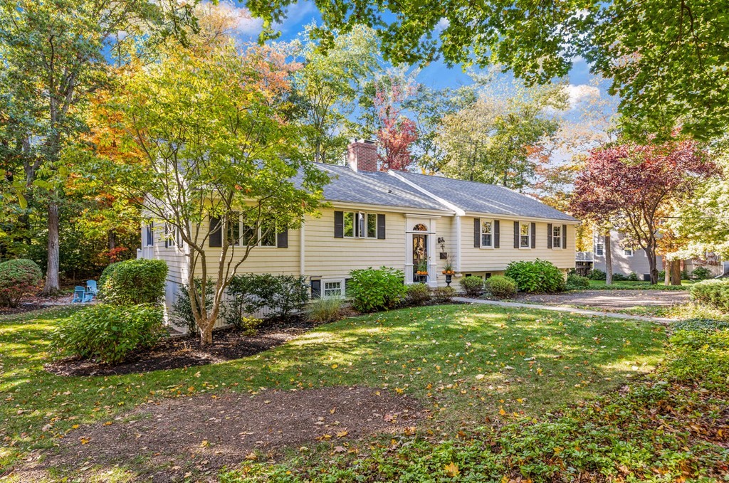 5 Candlewood Road Lynnfield, MA 01940 - Photo 3 of 39 Gallery Image 3