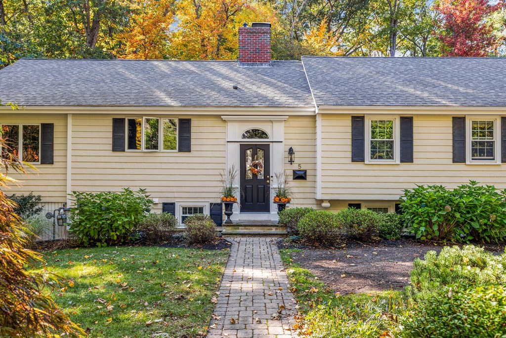 5 Candlewood Road Lynnfield, MA 01940 - Photo 5 of 39 Gallery Image 5