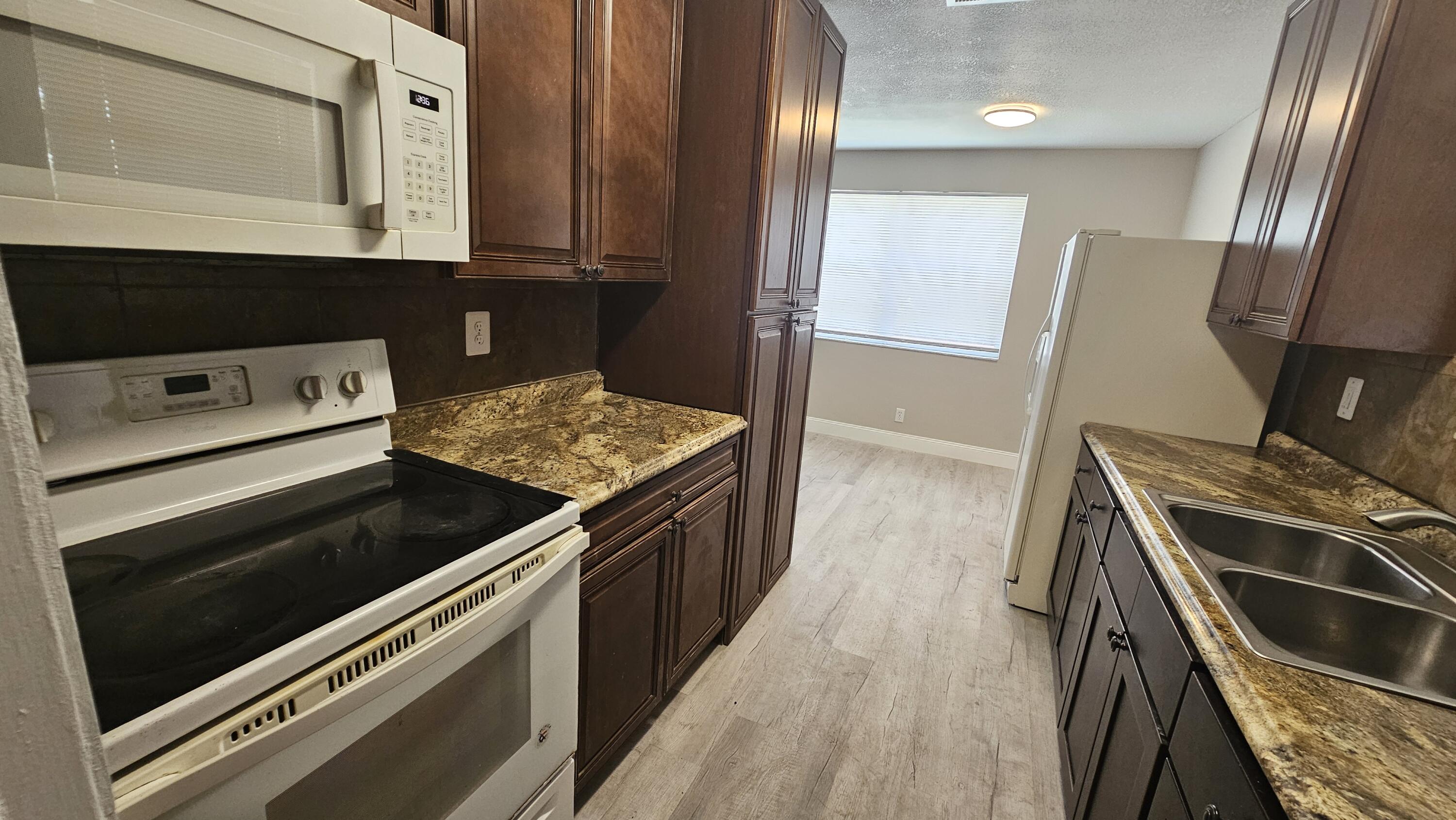 1501 West 17th Street Riviera Beach, FL 33404 - Photo 4 of 17 Kitchen 4