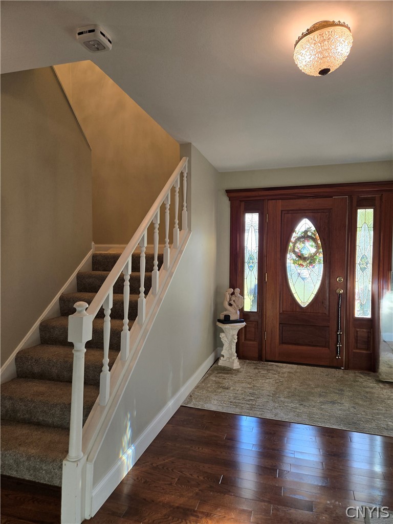 6584 Stage Road Marcy, NY 13502 - Photo 5 of 32 Beautiful Foyer entrance off the front sitting por